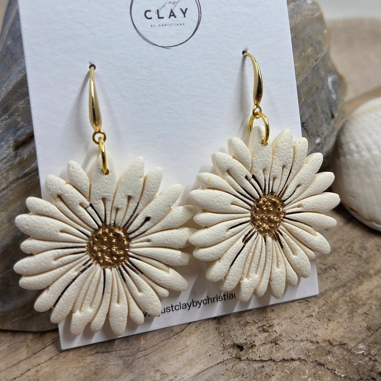 Statement Dangles Daisies | butter yellow