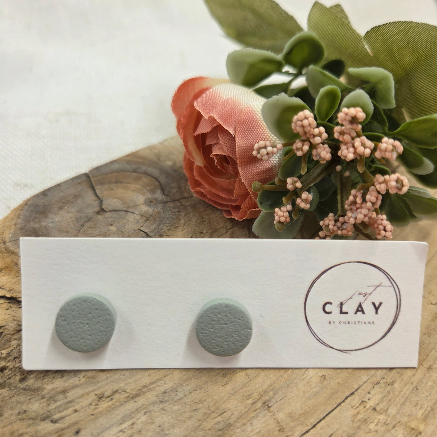 Neutral Studs | light green