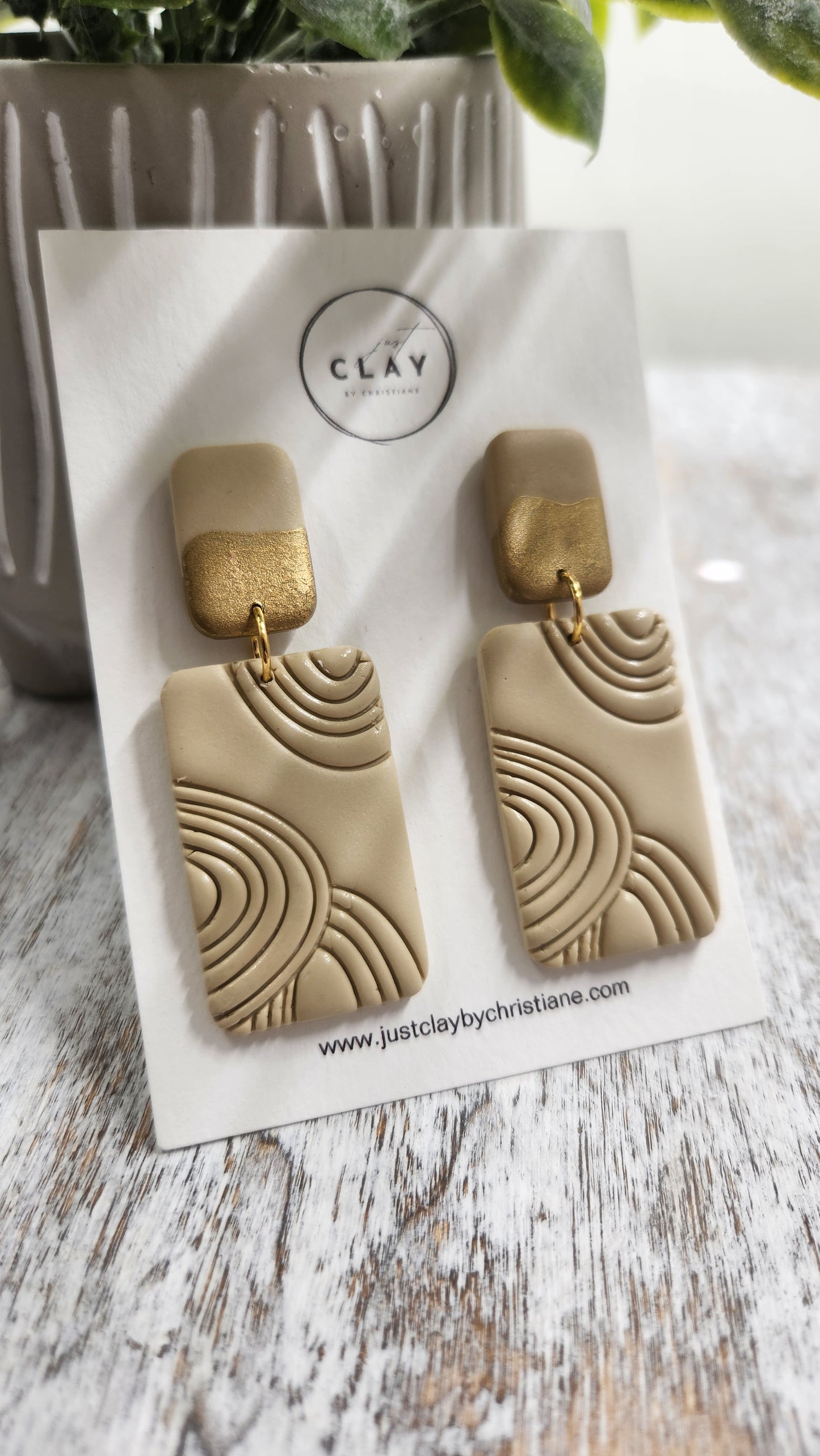 Geometric Dangles
