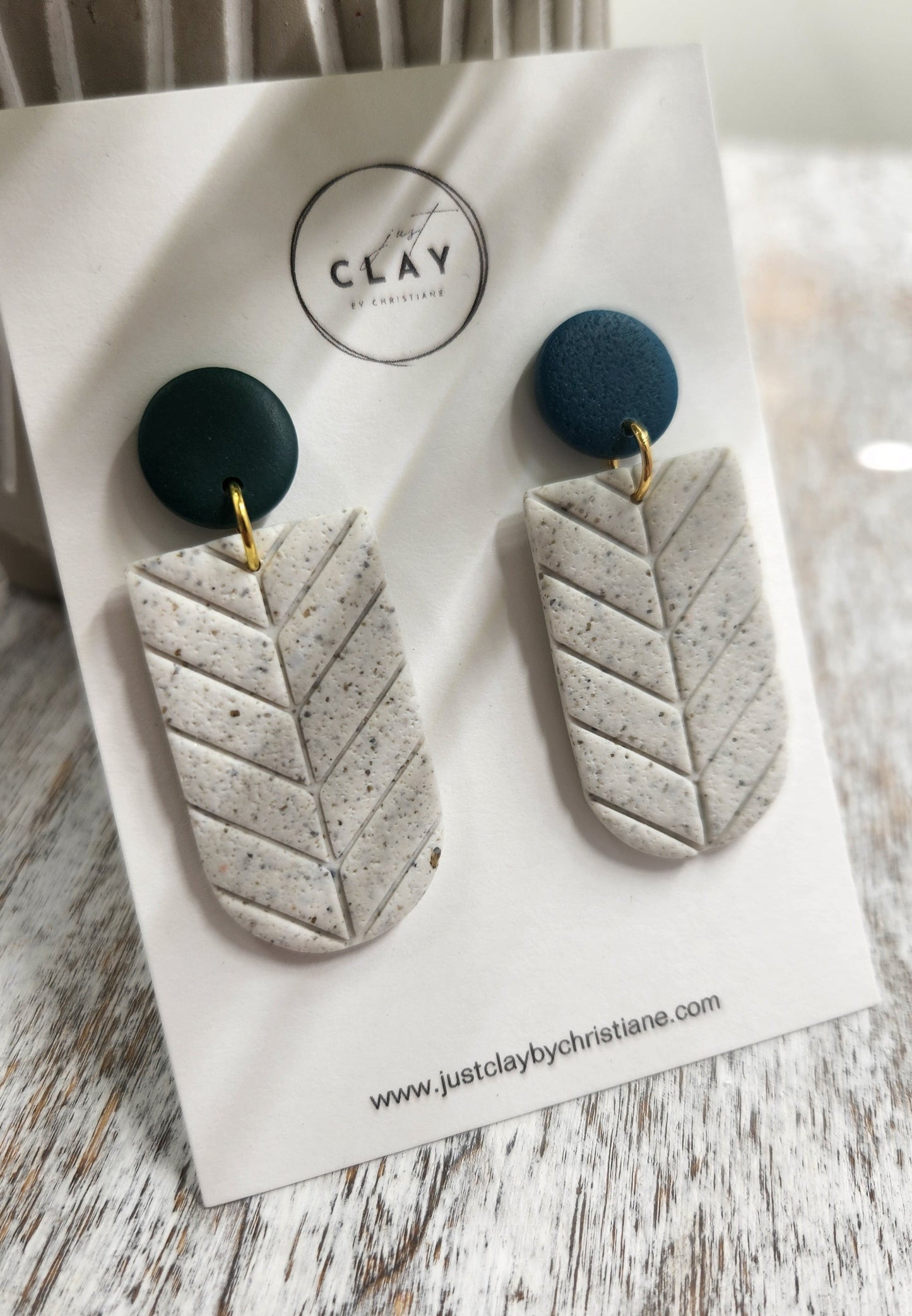 Geometric Dangles