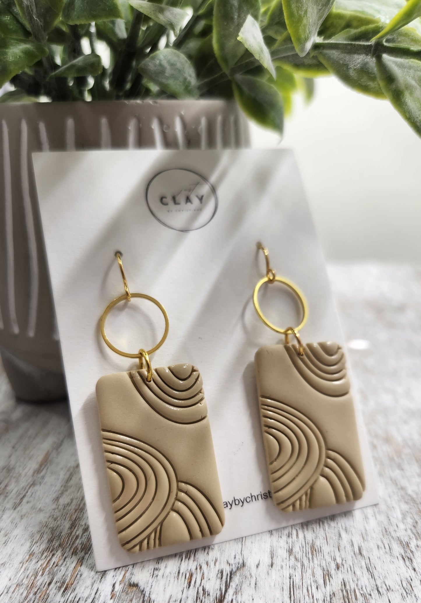 Geometric Dangles