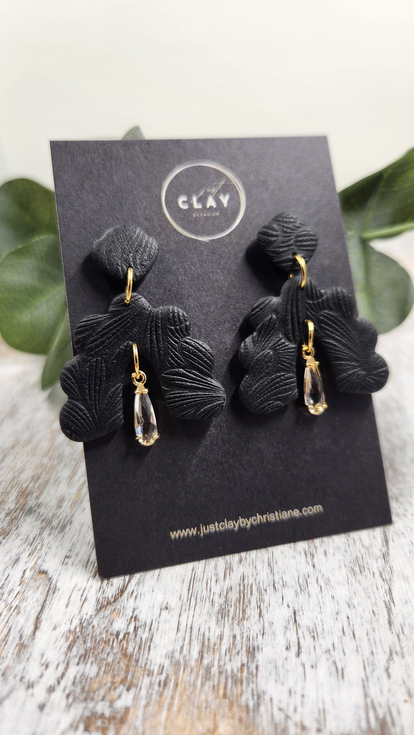 Dangles | black