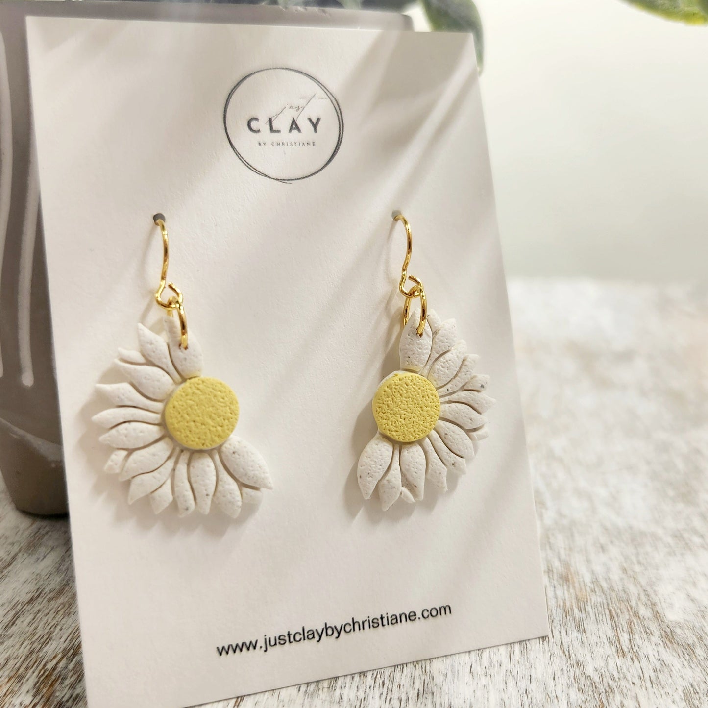 Daisy Dangles