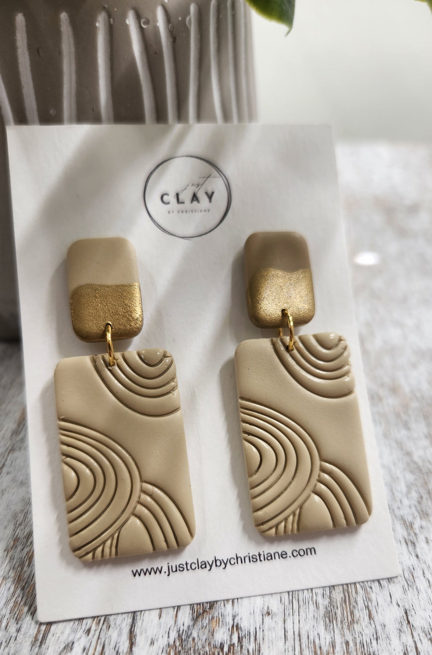 Geometric Dangles