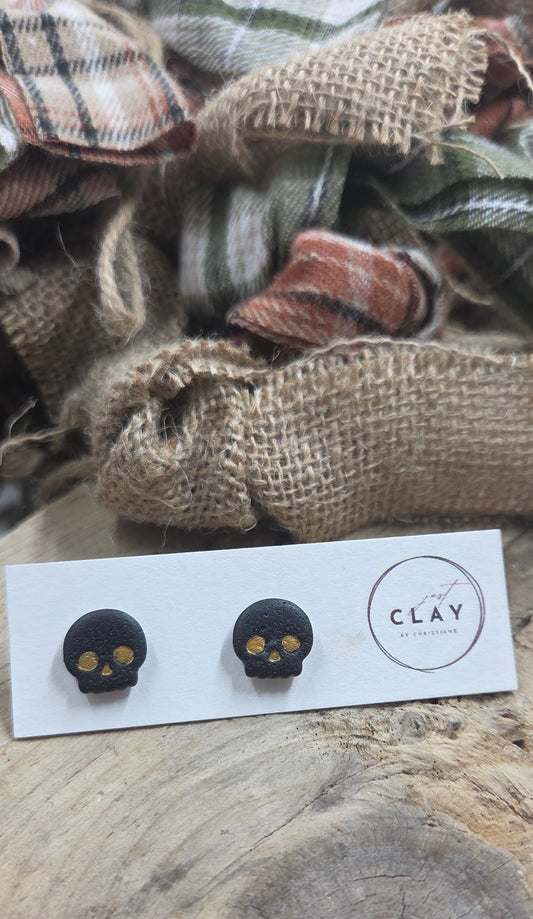 Skull Studs | black