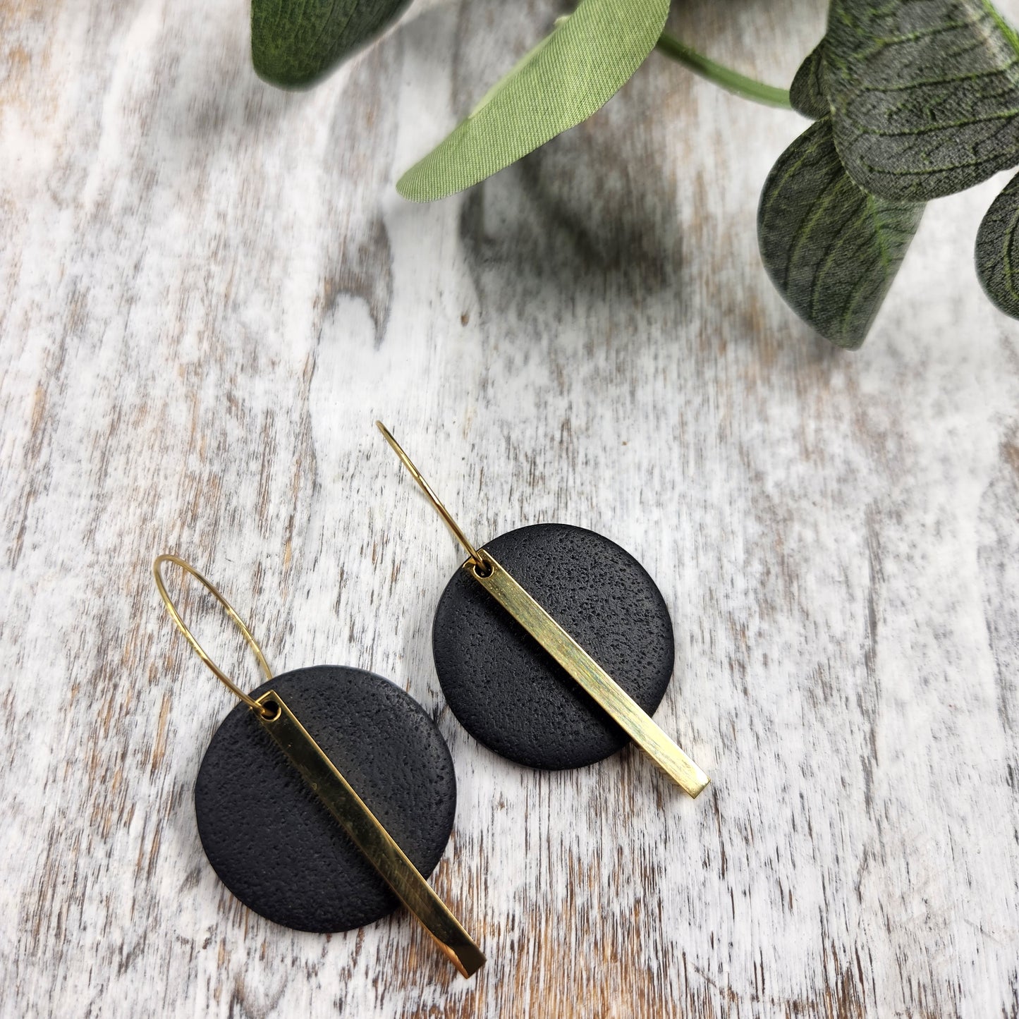 Elegant Hoop Earrings | black gold