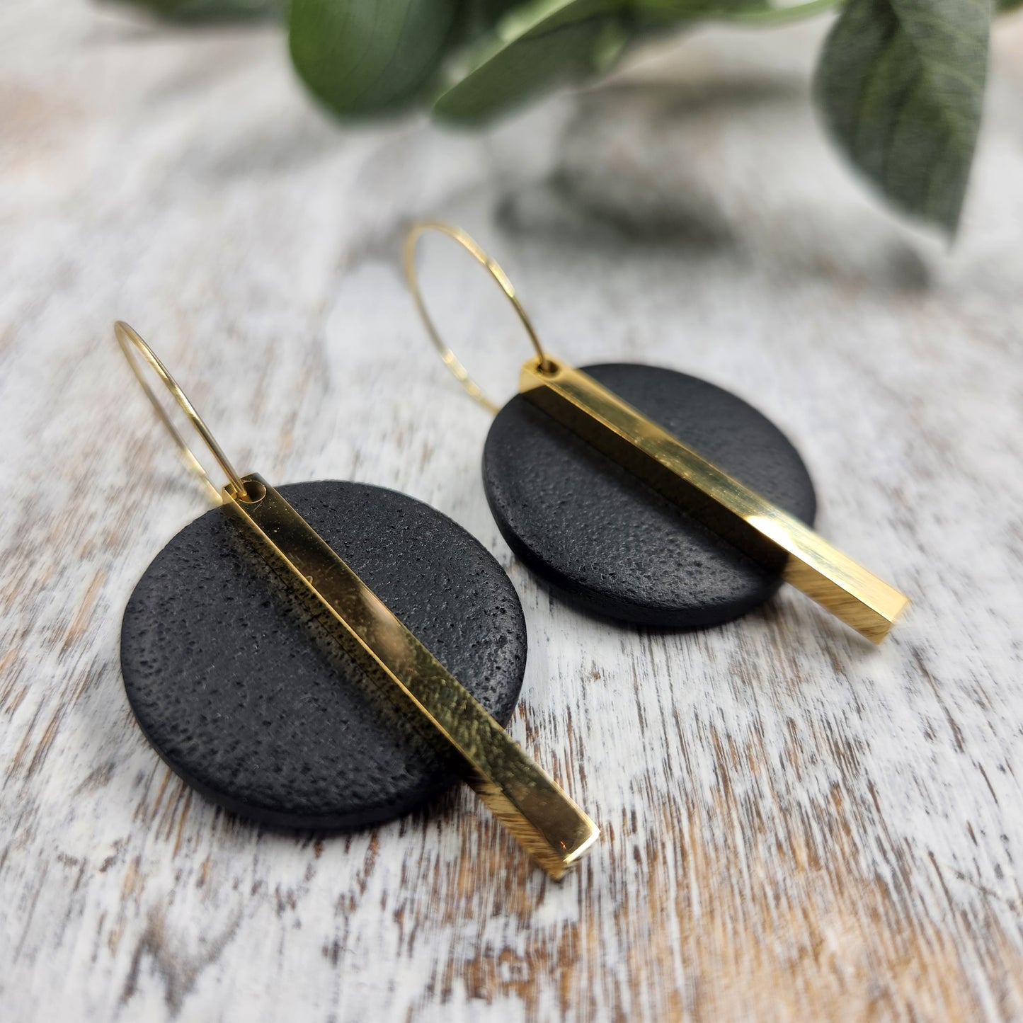 Elegant Hoop Earrings | black gold