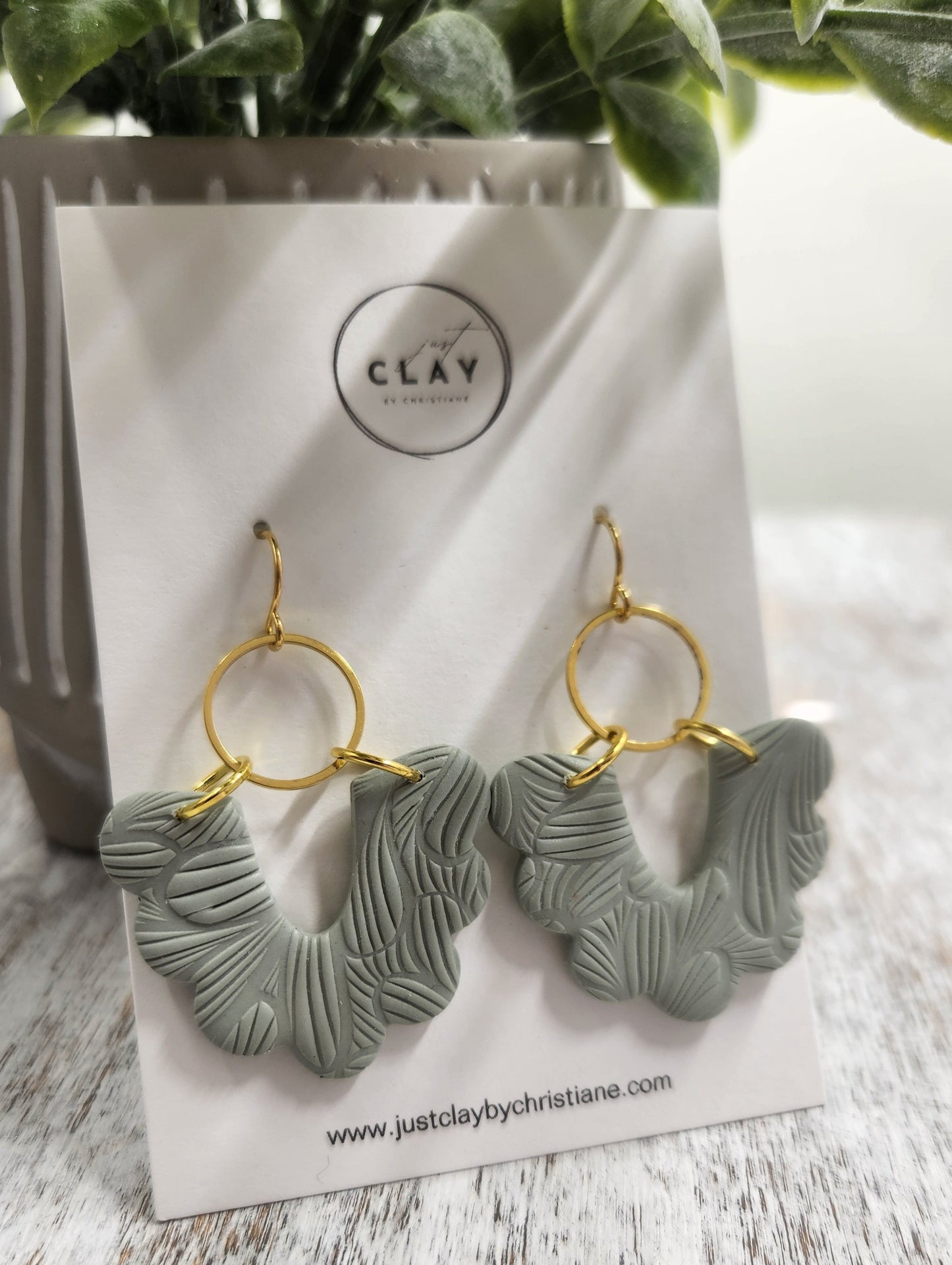 The Lori | sage green