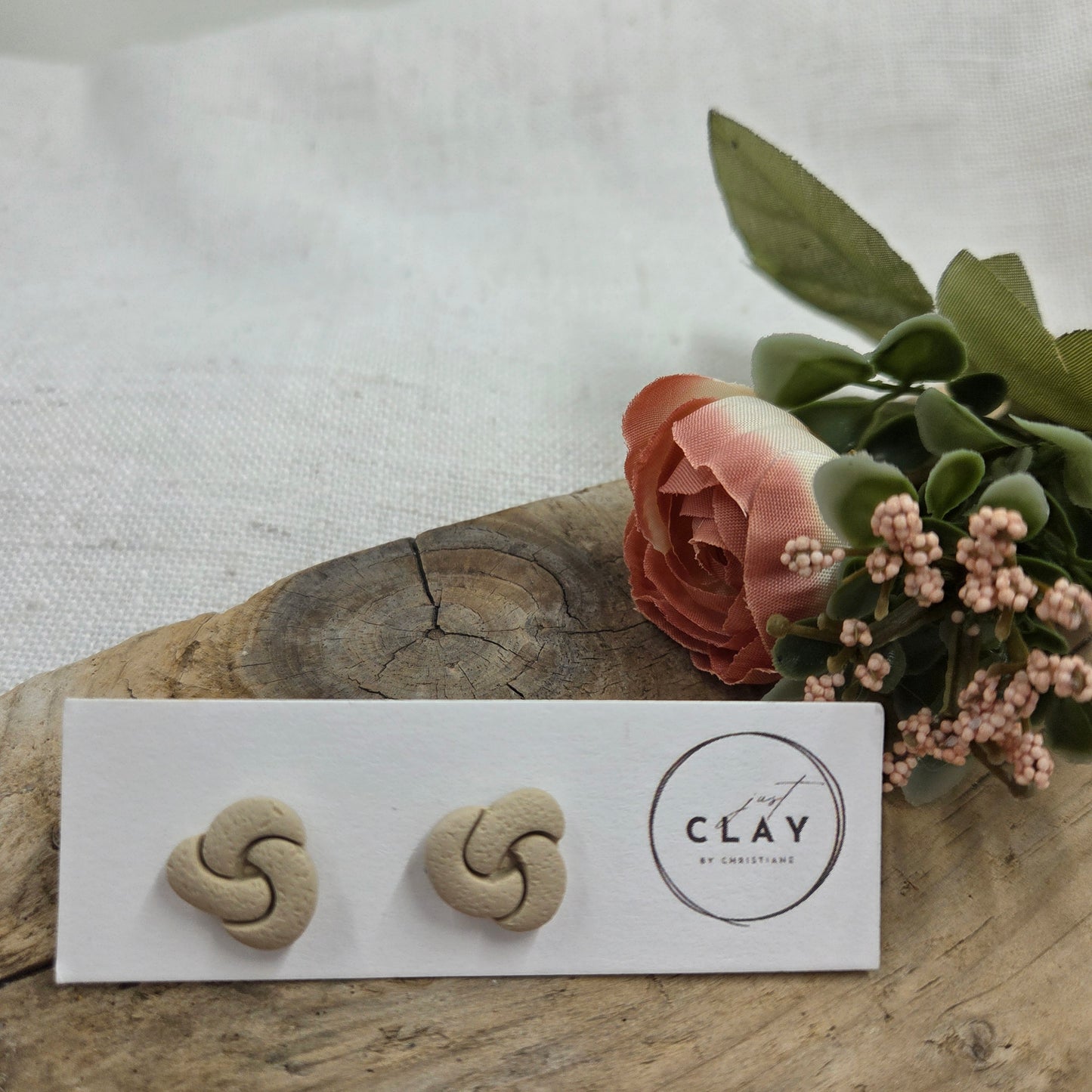 Knot Studs | beige