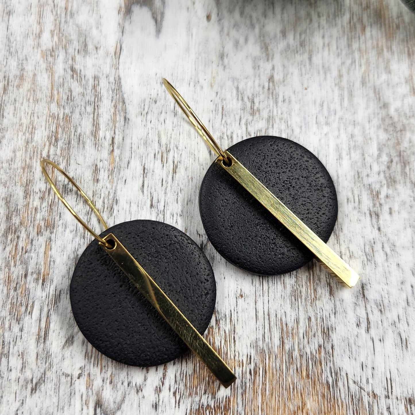 Elegant Hoop Earrings | black gold