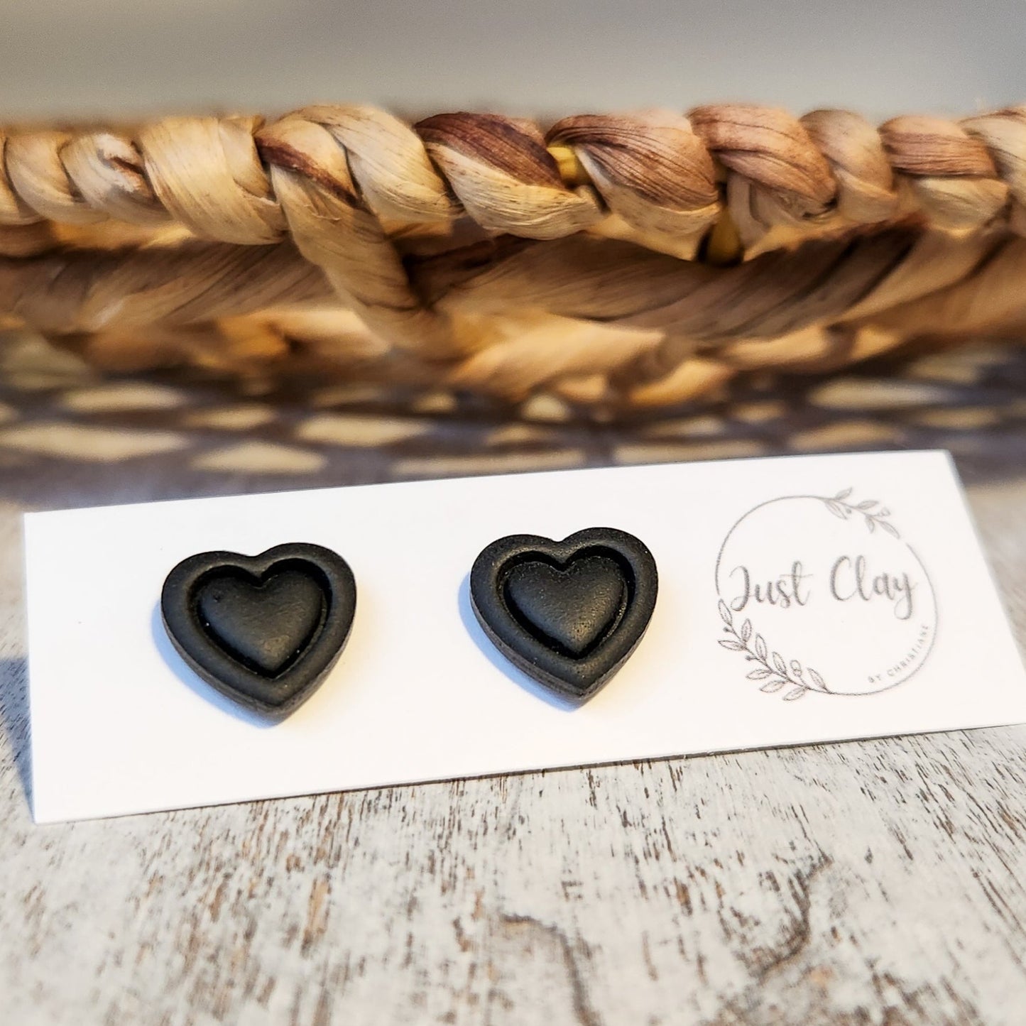 Heart Studs l Black