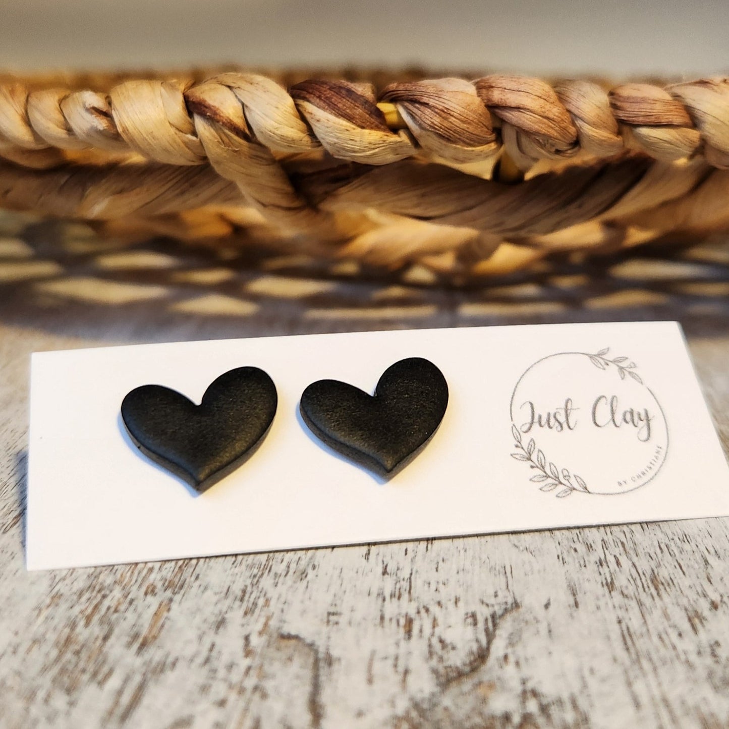 Heart Studs l black