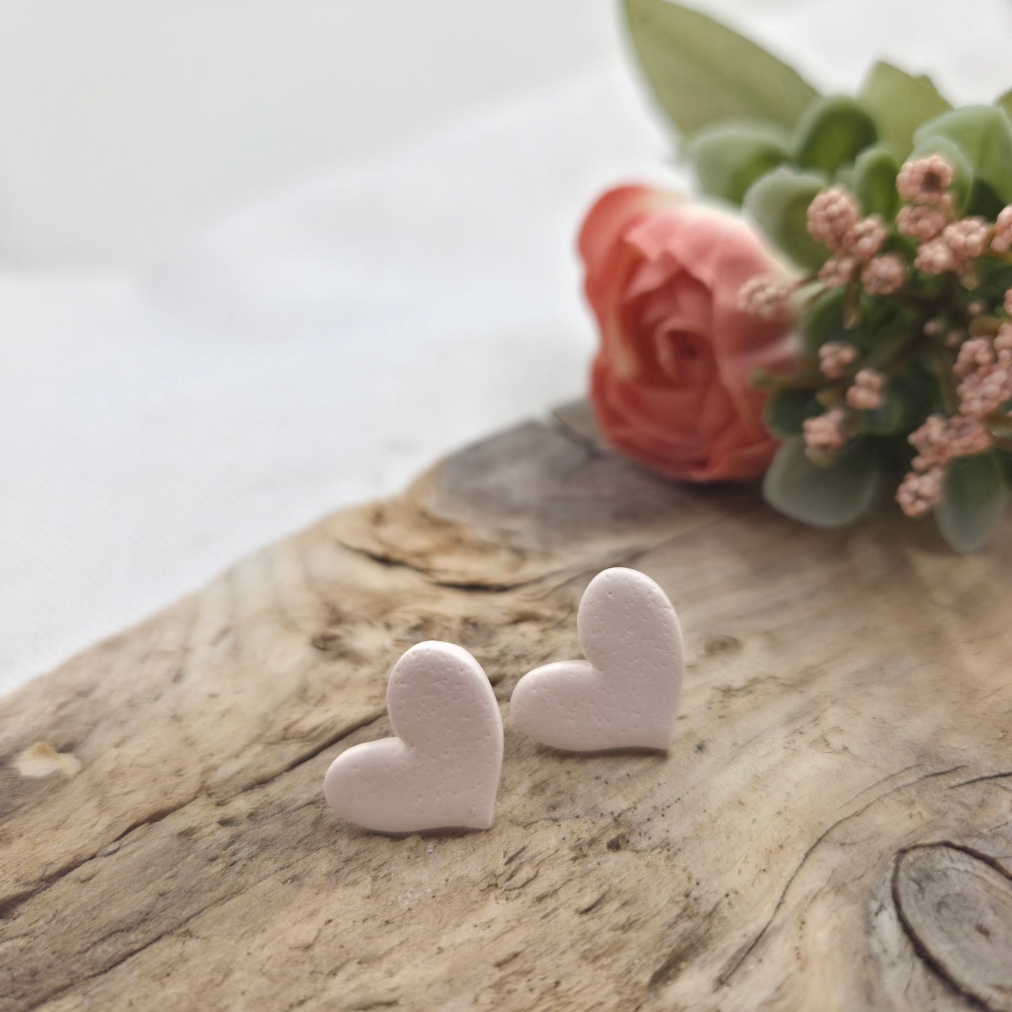 Heart Studs | light pink