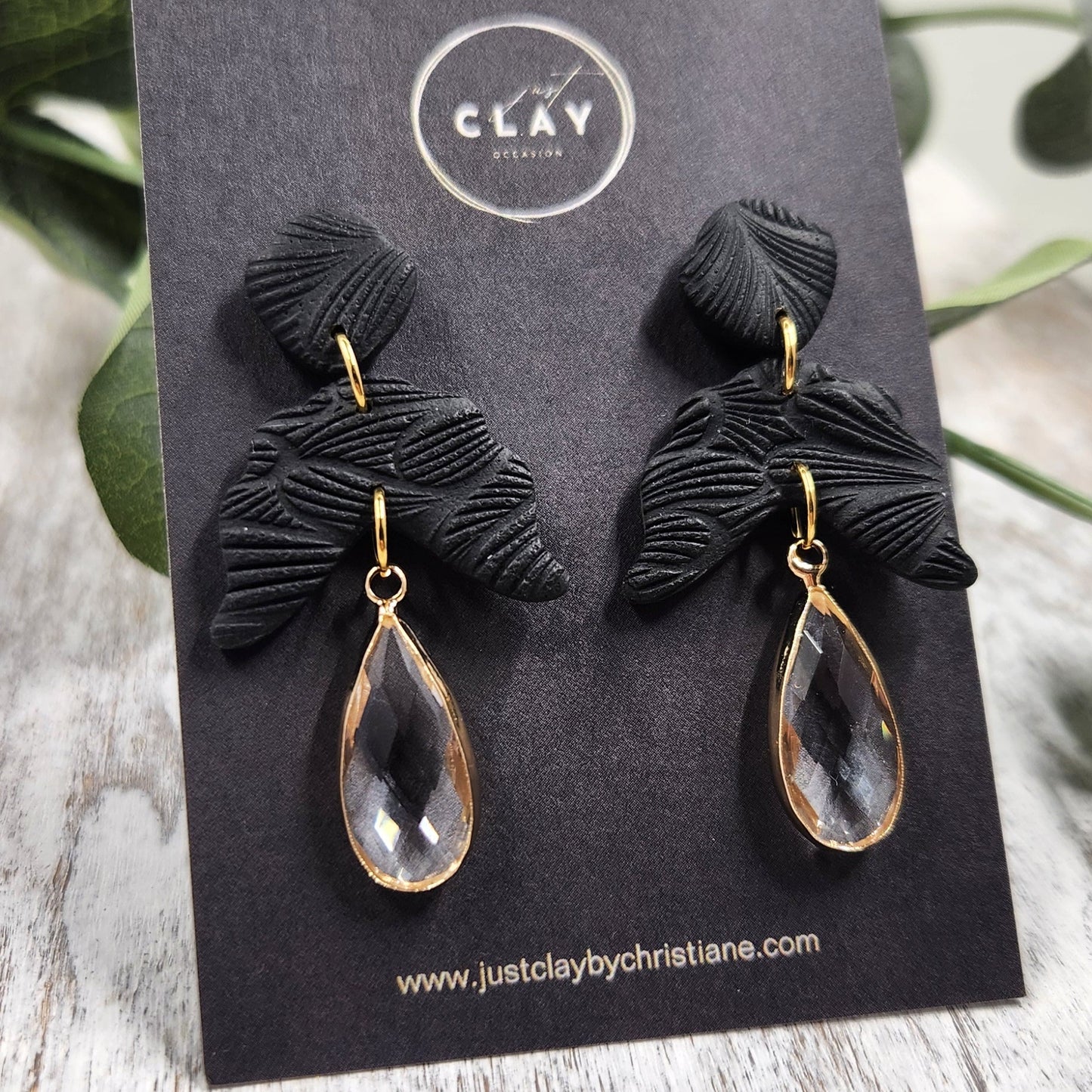 Dangles | black