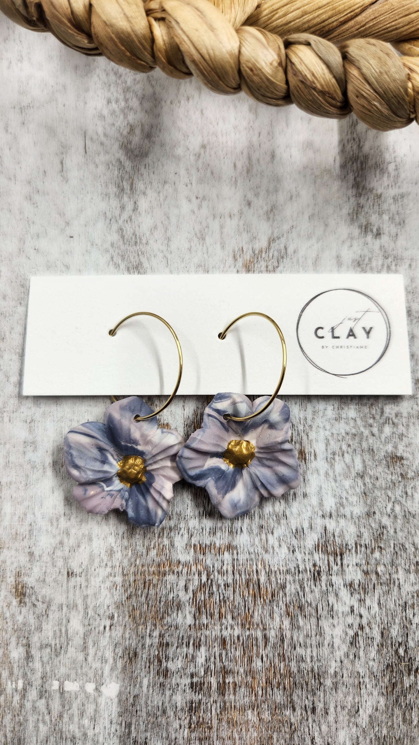 Flower Hoop | blue lilac