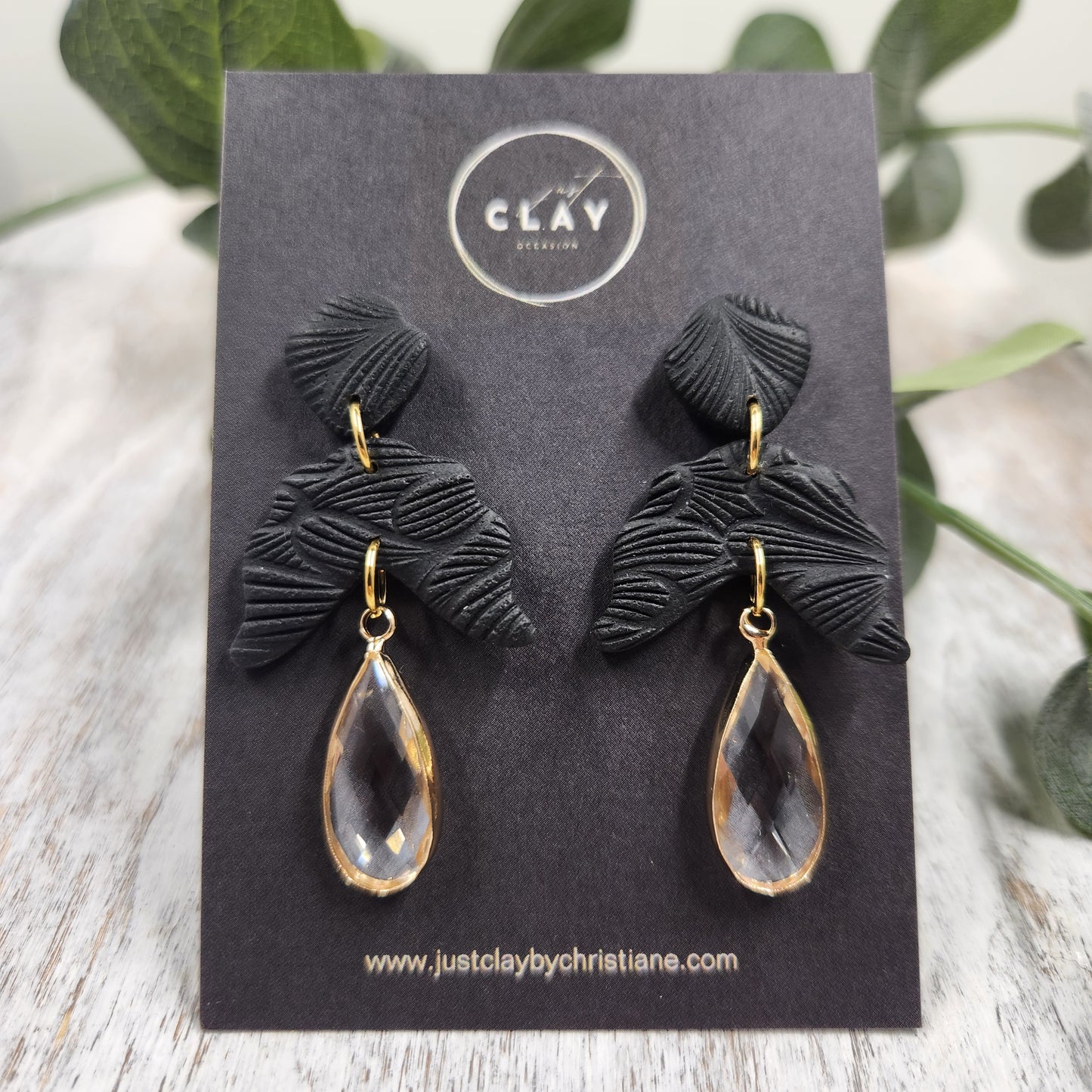 Dangles | black