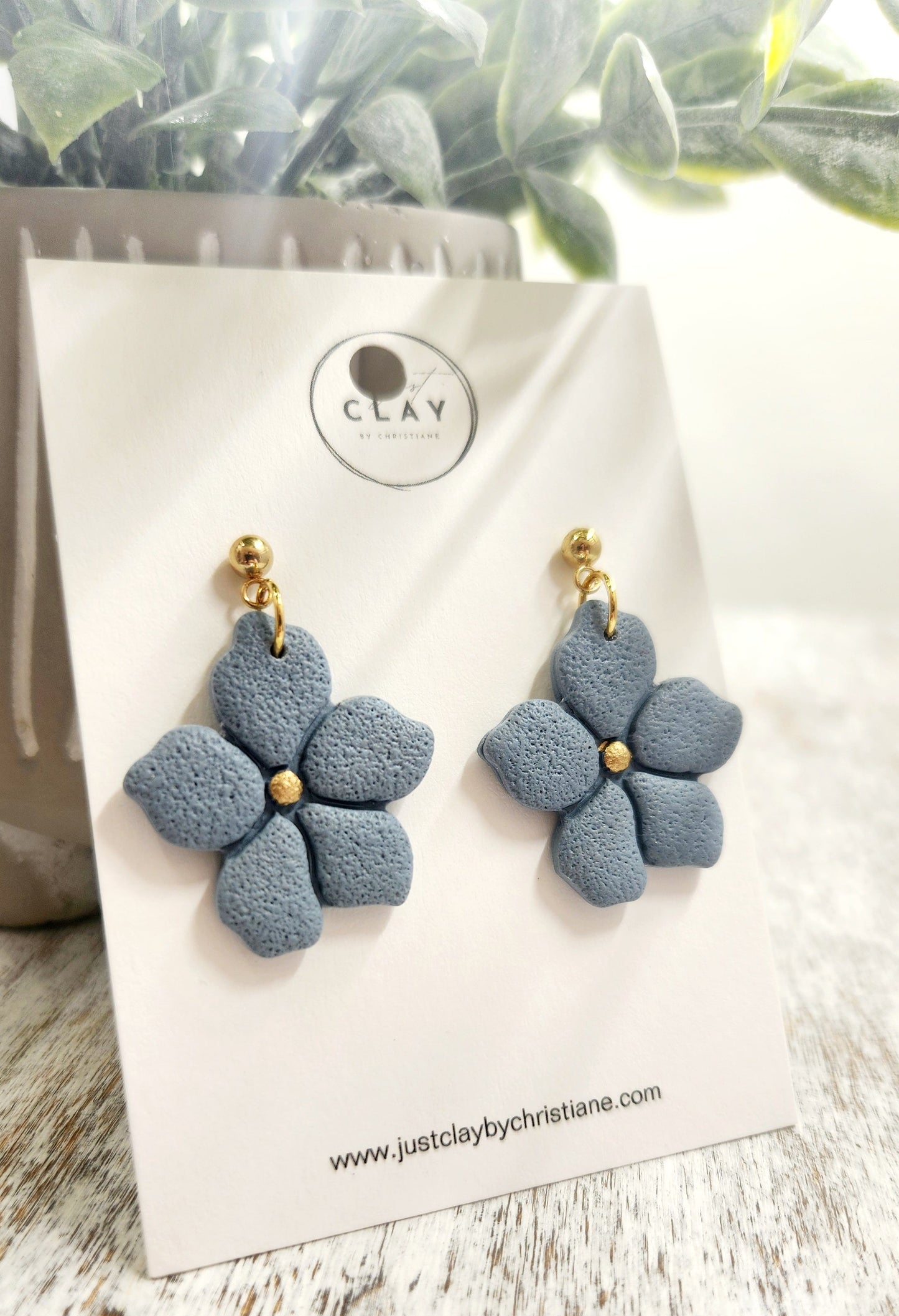 Cute Flower Dangles | blush blue