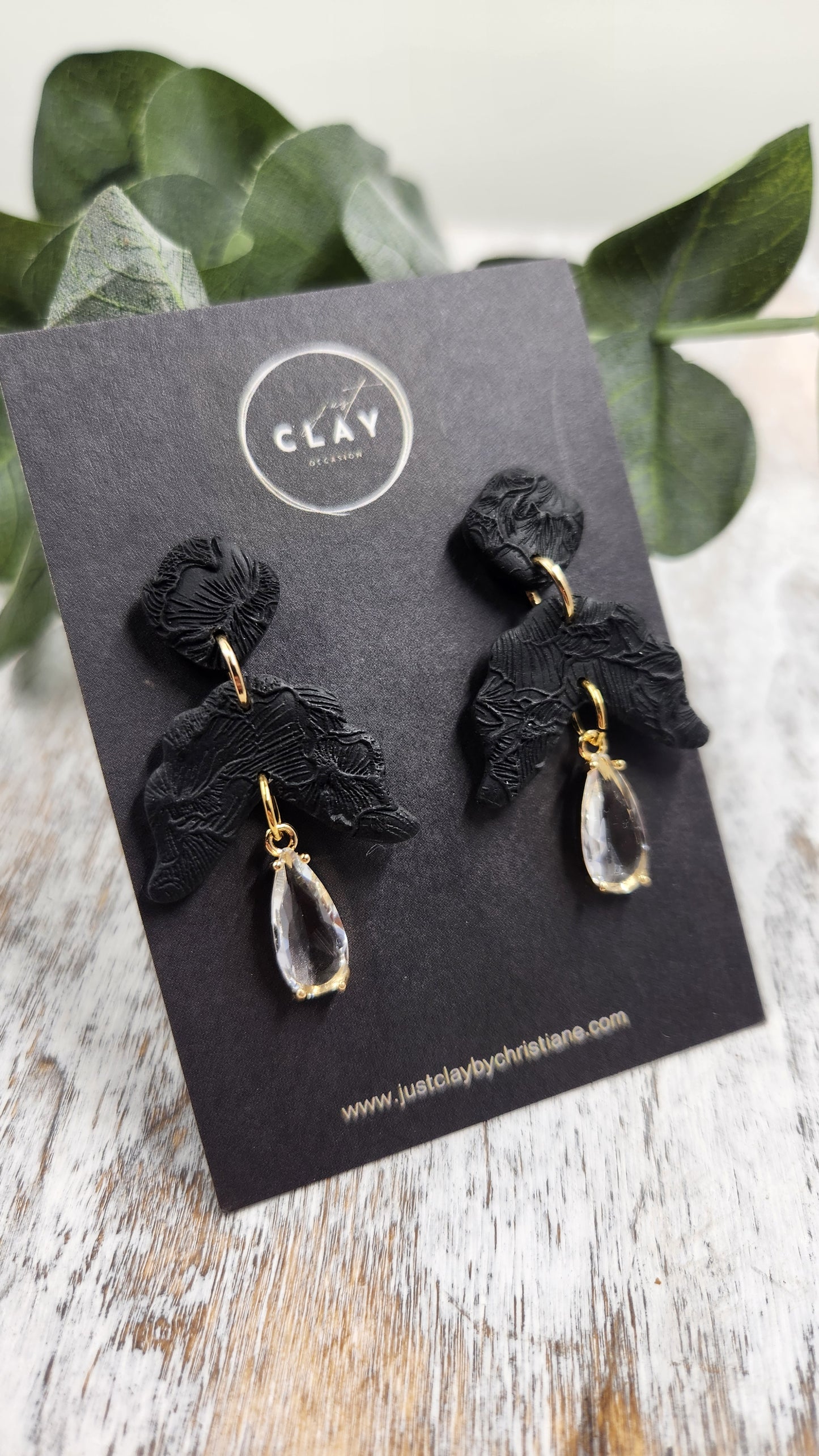 Dangles | black