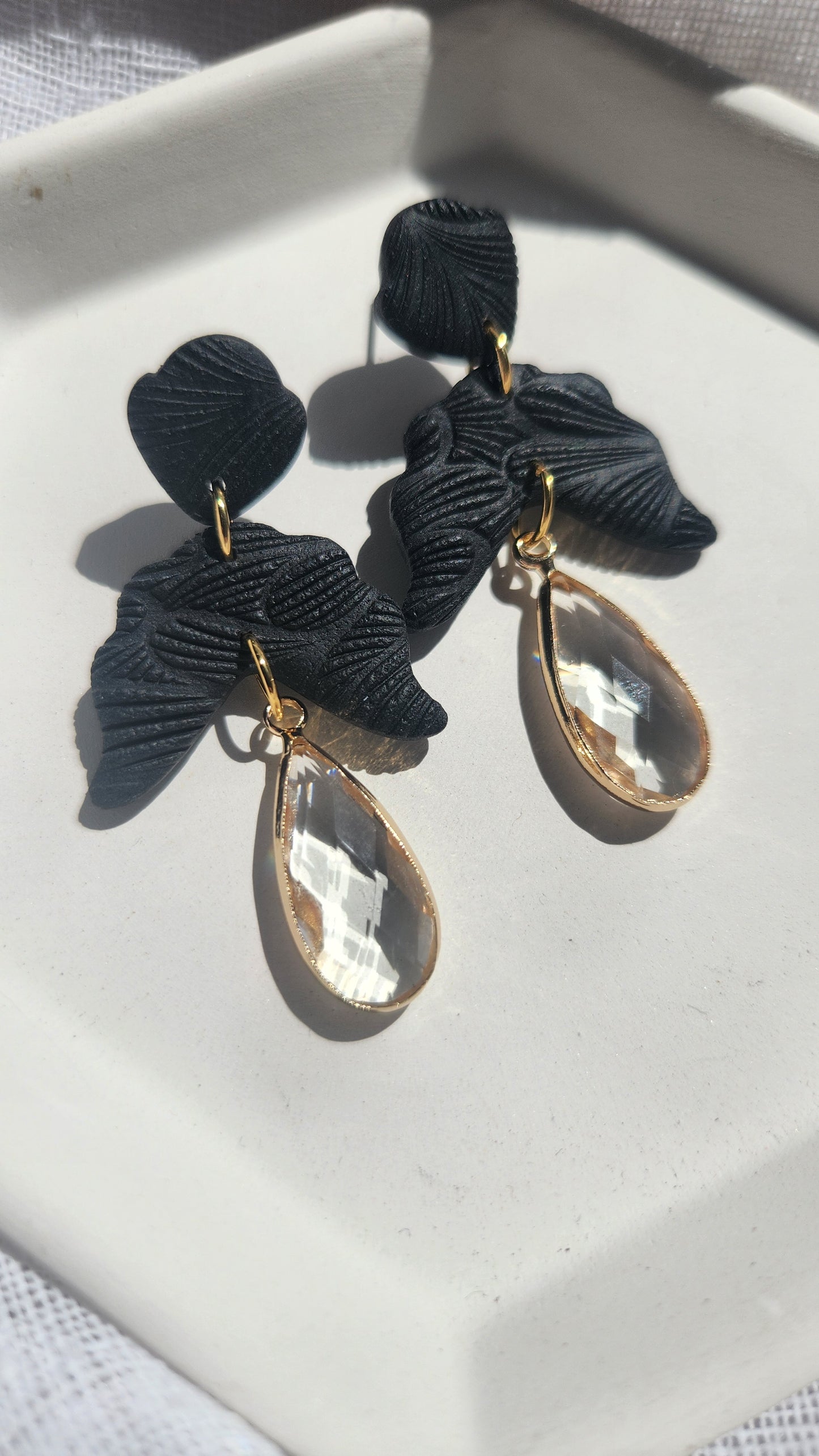 Dangles | black