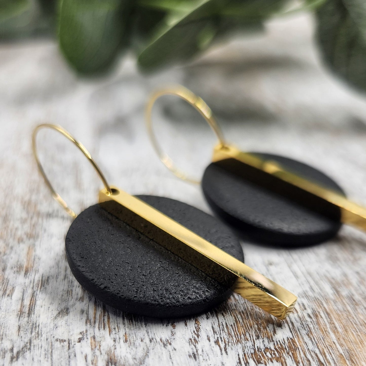 Elegant Hoop Earrings | black gold
